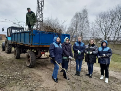 The friendly team of our factory at the republican clean-up day!