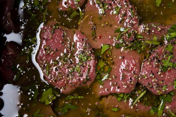 Shish kebab in marinade «Pomegranate» (паприка, чеснок, лук, зелень петрушки, орегано, имбирь, мускатный орех)